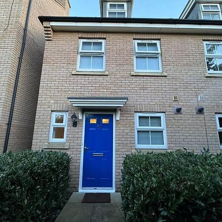 Modern Townhouse - 3 Bed 2.5 Bath 2 Private Gated Parking Villa Wellingborough Kültér fotó