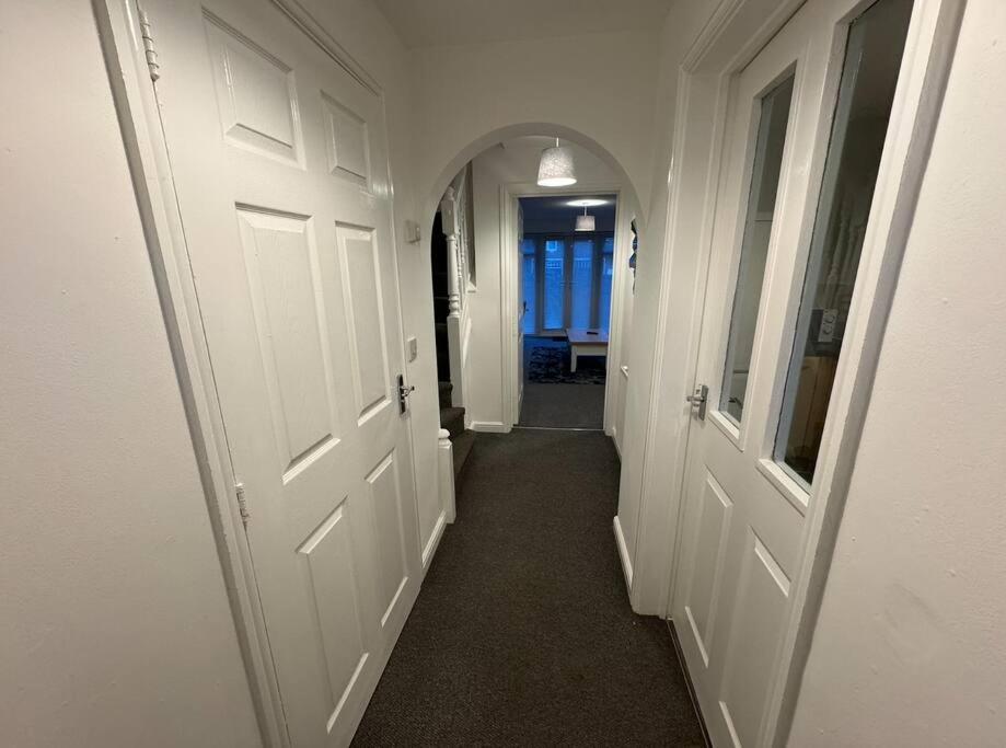 Modern Townhouse - 3 Bed 2.5 Bath 2 Private Gated Parking Villa Wellingborough Kültér fotó