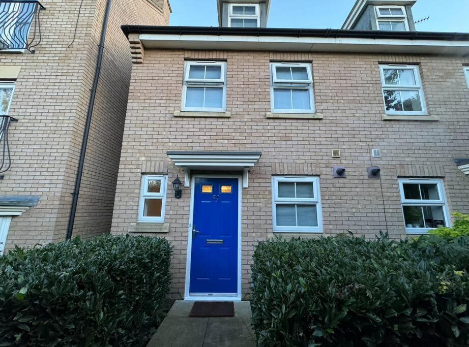 Modern Townhouse - 3 Bed 2.5 Bath 2 Private Gated Parking Villa Wellingborough Kültér fotó