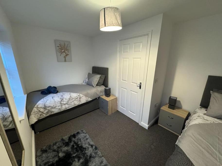 Modern Townhouse - 3 Bed 2.5 Bath 2 Private Gated Parking Villa Wellingborough Kültér fotó
