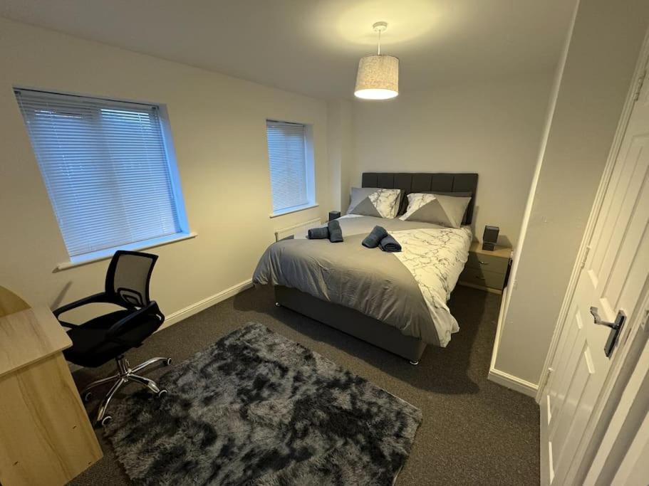 Modern Townhouse - 3 Bed 2.5 Bath 2 Private Gated Parking Villa Wellingborough Kültér fotó